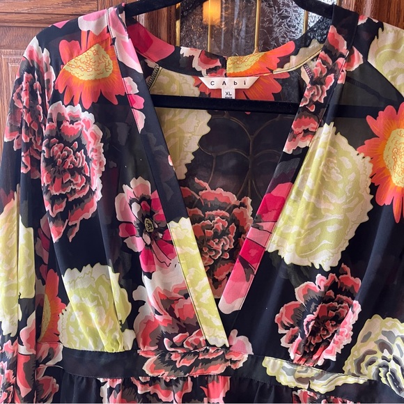CAbi Tops - CAbi Floral Sheer V-Neck Women's Top 3/4 sleeves style # 400 size XL